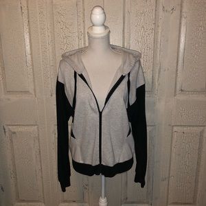 |DONATING SOON| Victoria’s Secret PINK zip front hoodie. Size small.